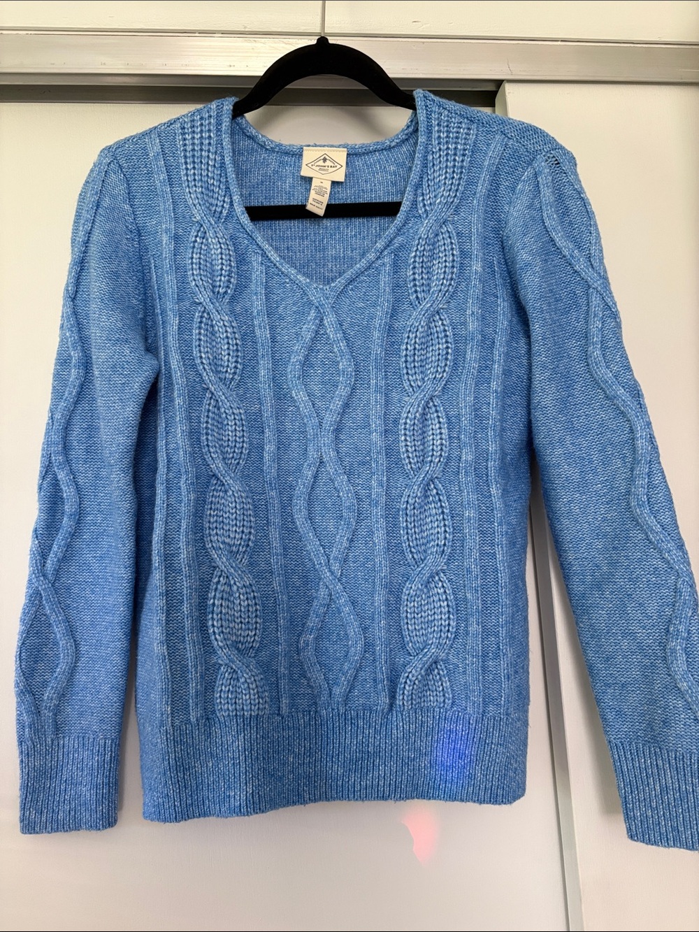 St. John’s Bay Light Blue size Small Cable Knit V-Neck Sweater EUC